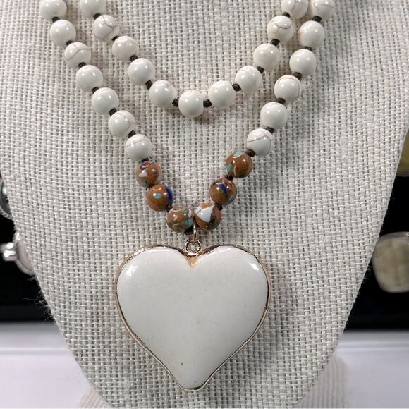 Howlite beaded white heart necklace hand knotted approximately 30” - Picture 2 of 5